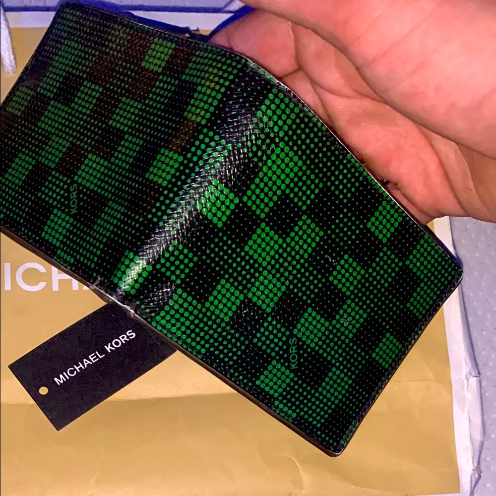 Michael KorsGreen pattern men’s wallet